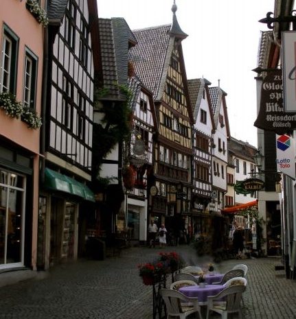 Orchheimer Straße mit Windeckhaus