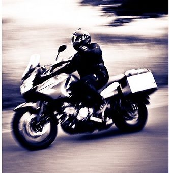 "biker" von XsomniumX bei FlickR (CC BY-NC-SA 2.0)